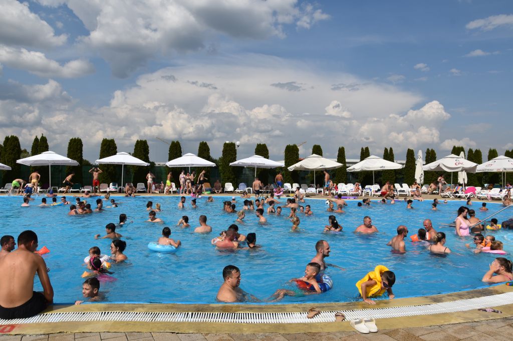 Piscină exterioară.4